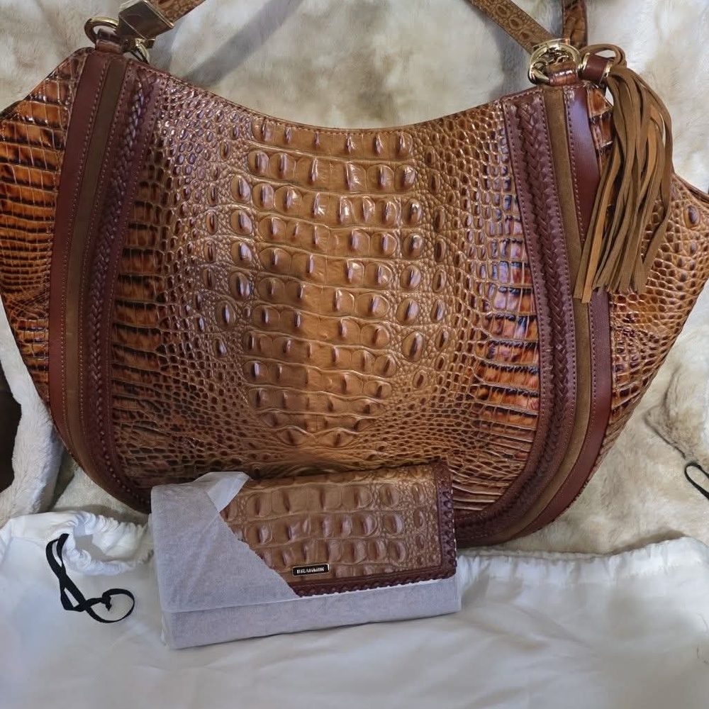 Elegant Brown Crocodile-Embossed Women's Bag